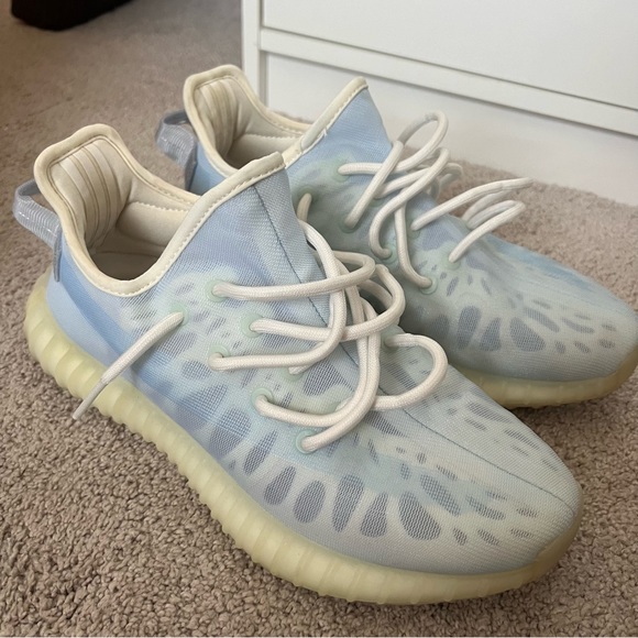 Adidas Yeezy Boost 350 V2 Mono Ice - Picture 6 of 7